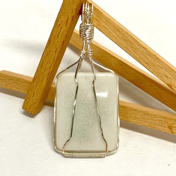 HANDMADE Wire Wrapped Resin Art Fern Cabochon Statement Pendant - Picture 5 of 10